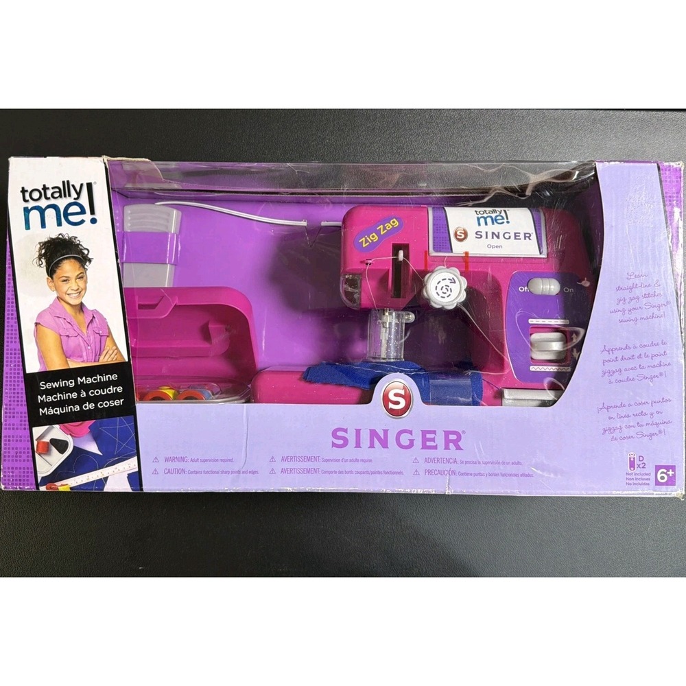 Totally Me! Toy Singer Sewing Machine & Case Toys R Us T2202 New (box damage) 6+